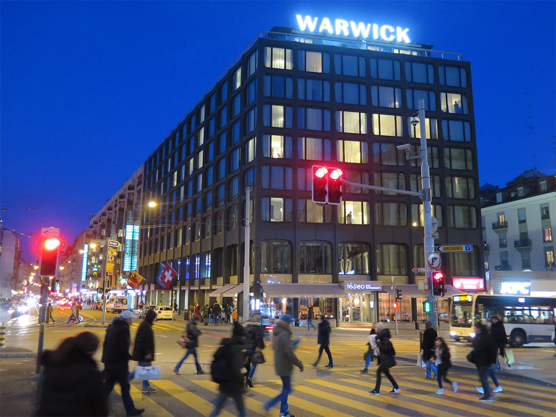 Rénovation de façade à  l'hôtel Warwick au centre-ville de Genève